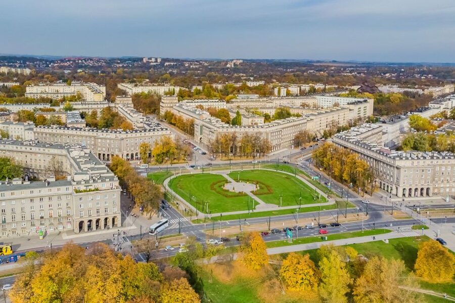 From Krakow: Nowa Huta Premium Tour - The 30-minute ride from Krakow