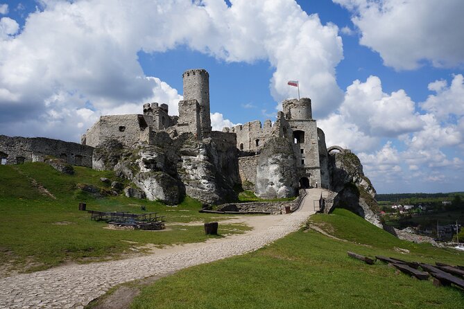 From Krakow: Ojcow National Park and Pieskowa Skala Castle - Leaving Krakow for the Prądnik Valley