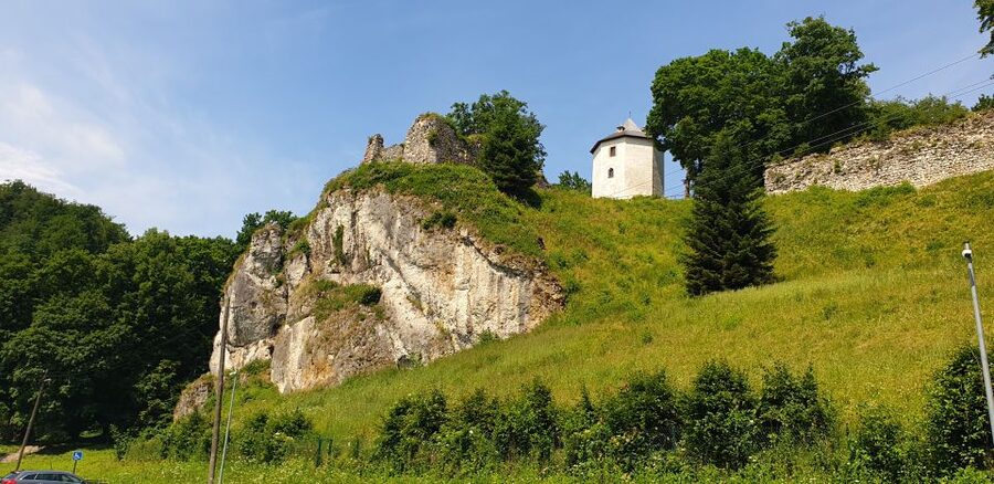 From Krakow: Ojców National Park & Ogrodzieniec Castle Tour - Who will get the most from this tour