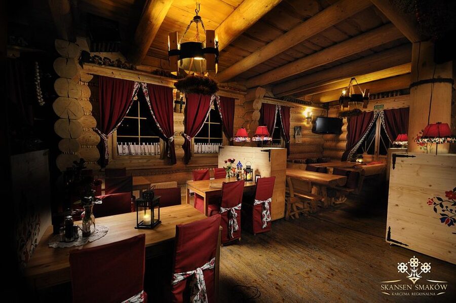 From Krakow: Polish Folk Show with All-You-Can-Eat Dinner - The folk music and traditional dancing