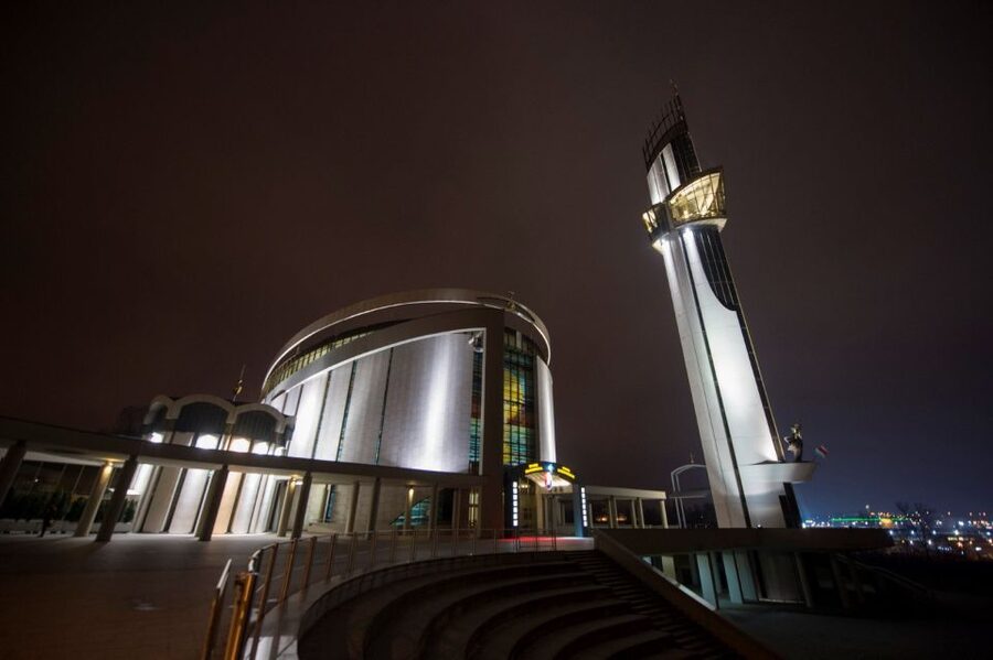 From Krakow: Wadowice & Sanctuary of Divine Mercy Tour - What the seven-hour schedule feels like