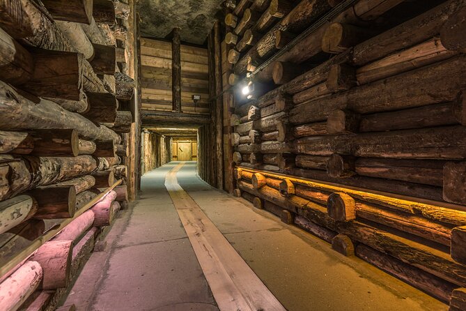 From Krakow: Wieliczka Salt Mine Full Live Guided Small Group Tour - How small is the small group?