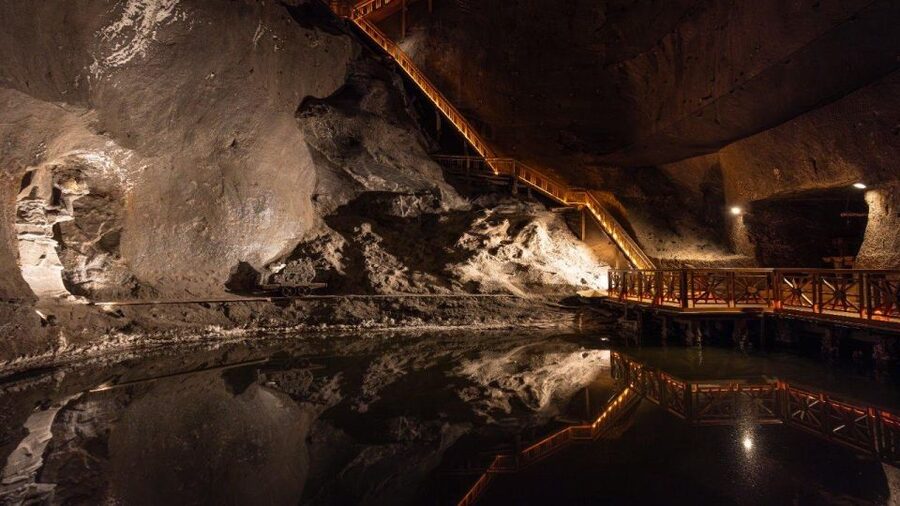 From Krakow: Wieliczka Salt Mine Guided Tour & Transfer - Key points to know