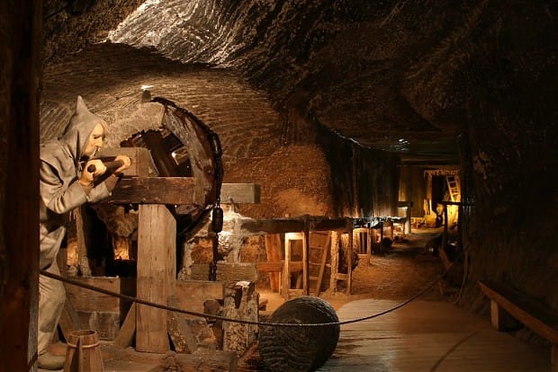 From Kraków: Wieliczka Salt Mine Guided Tour with Transport - Returning by the original lift
