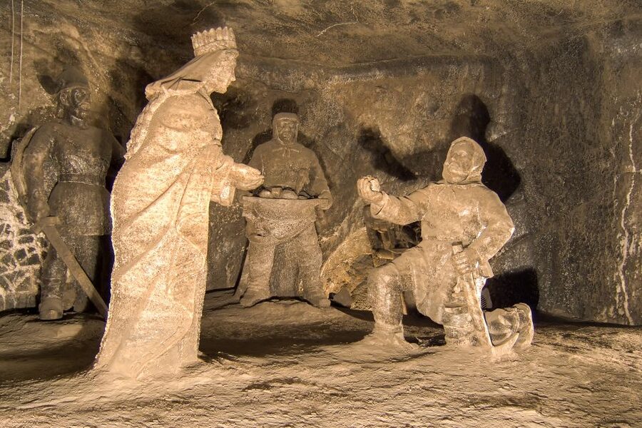From Krakow: Wieliczka Salt Mine Half-Day Guided Tour - Descending into the mine