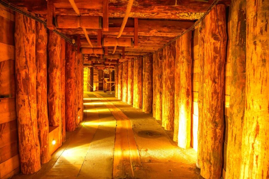 From Krakow: Wieliczka Salt Mine Tour & Skip the Line Ticket - The main hall deserves your full attention