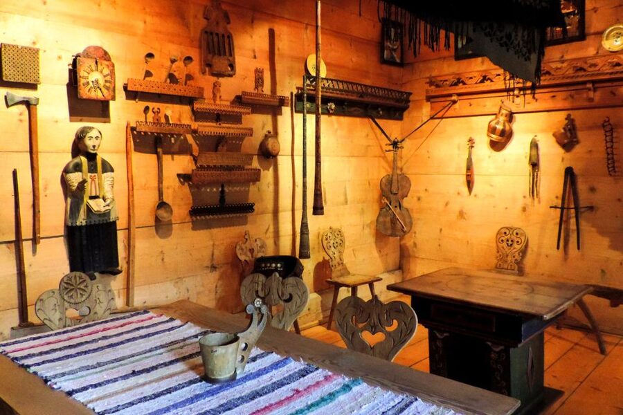 From Krakow: Zakopane Tour with Gubalowka Funicular & Museum - The guide can shape the experience