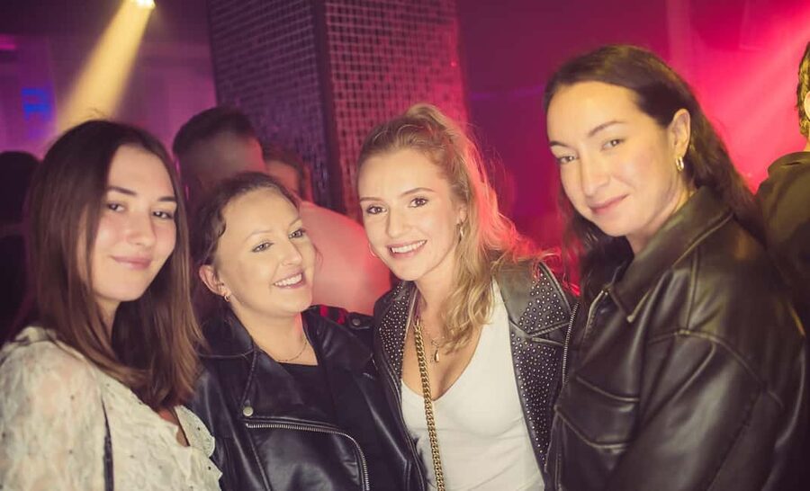 Fun explorers pub Crawl with 1 hour open bar and 3 VIP clubs - Starting at Rynek Glowny with a party group