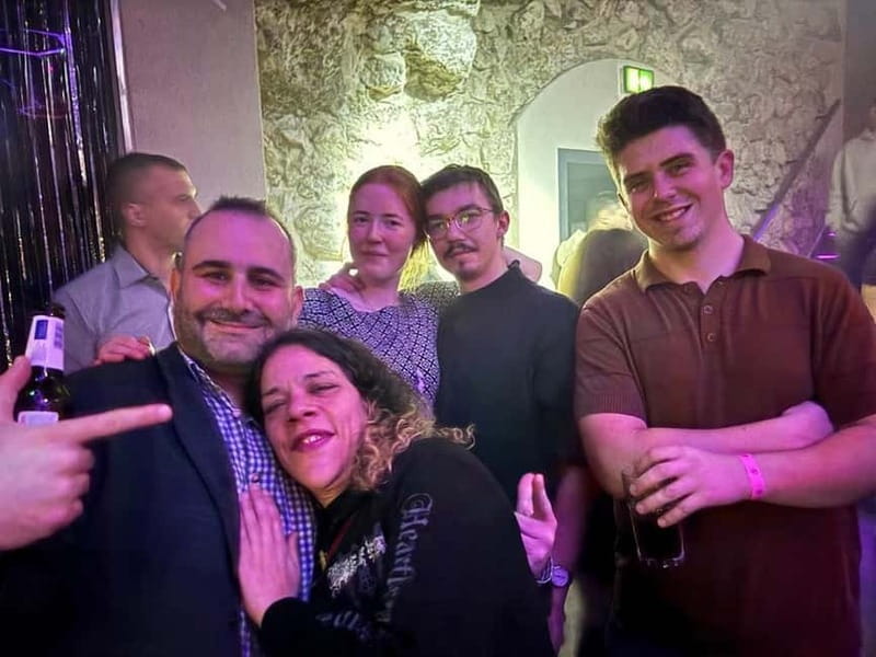 Fun explorers pub Crawl with 1 hour open bar and 3 VIP clubs - Who should book this night out