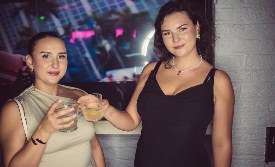 Fun explorers pub Crawl with 1 hour open bar and 3 VIP clubs - The first bar, drinks, and drinking games