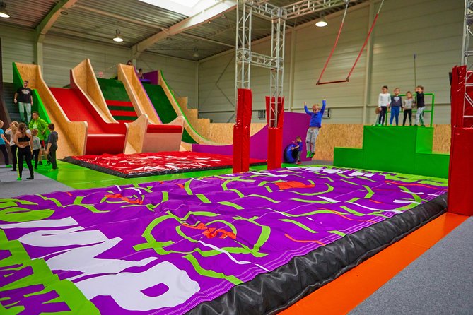 GOjump MEGAPARK Kraków-Sikorki - 1 hour Trampoline Park ticket - Fifteen-plus attractions, from foam pits to dodgeball