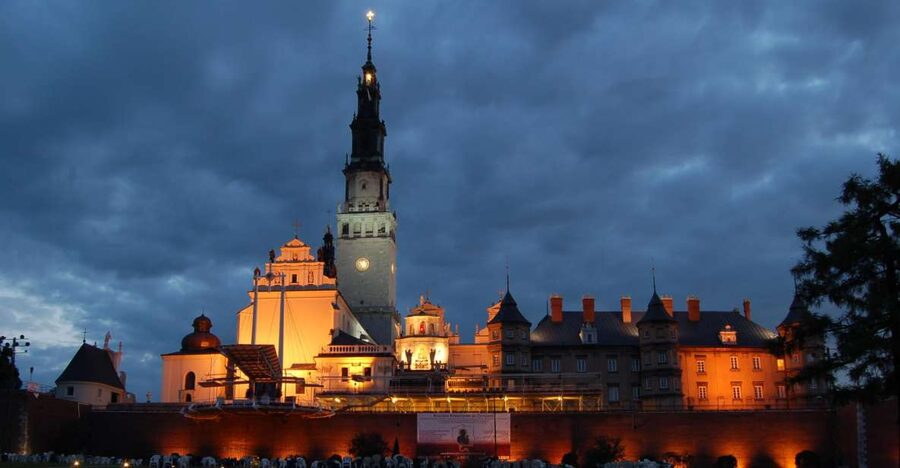 Half-Day Czestochowa Black Madonna Tour from Krakow - The Basilica, Knight Hall, and Treasury