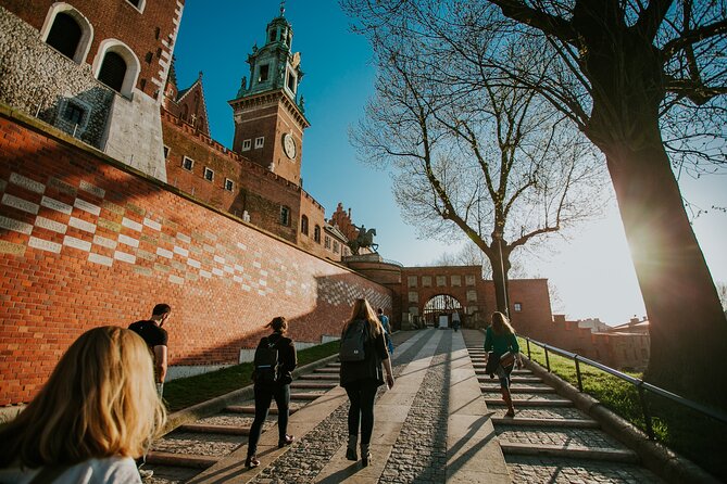 Historic Krakow : Old Town & Wawel Castle Walking tour - Pace, weather, and what to wear