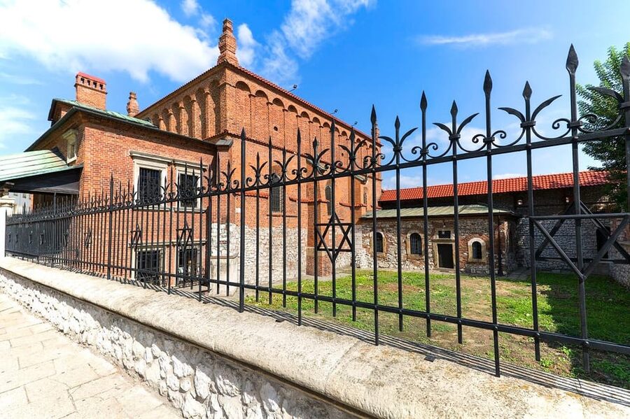 Kazimierz Jewish Quarter Tour & Schindler's Factory Guided - Crossing to Schindler’s Factory