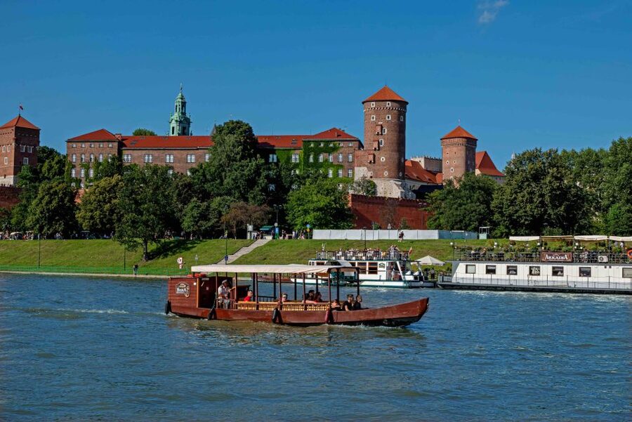 Krakow: 1-Hour Evening Vistula River Cruise - Dębniki and the Rudawa junction