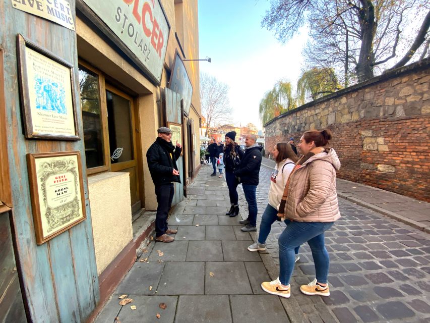 Krakow: 2h Kazimierz (Jewish Quarter) Walking Tour - Synagogues and the visible marks of Jewish life