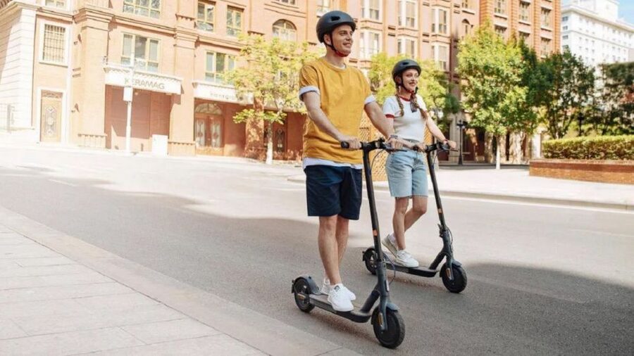 Krakow: 2h Old Town Scooter Tour - Following the Royal Route into the city center