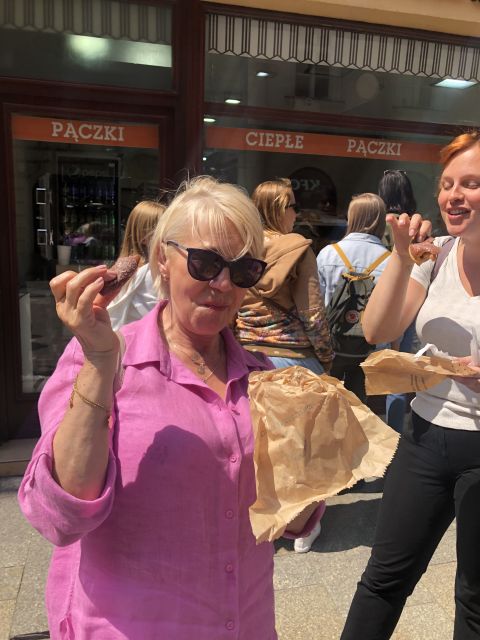 Krakow: 3-Hour Guided Secret Foodies Tour - Soup, sausage, and a century-old restaurant