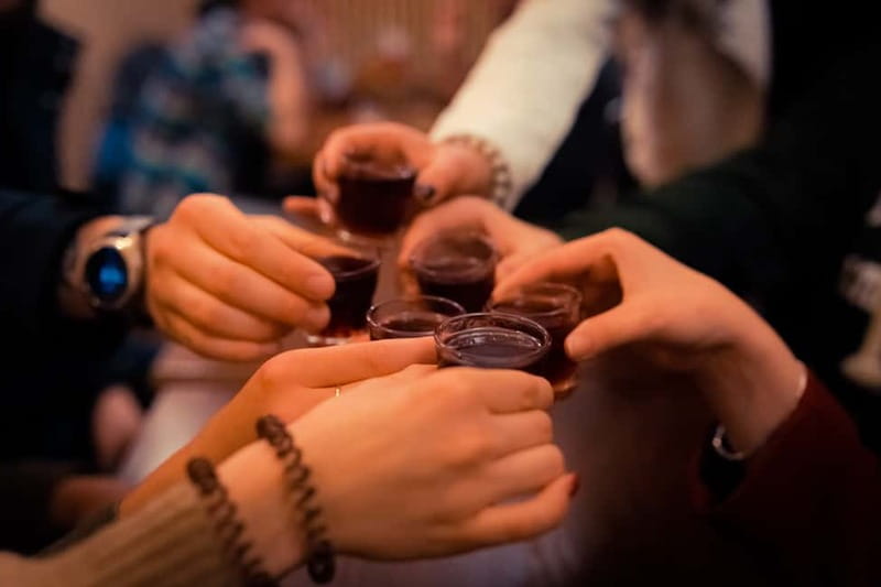 Krakow: 6-Course Full Polish Food Tour with Vodka Tasting - What the guide adds beyond the food
