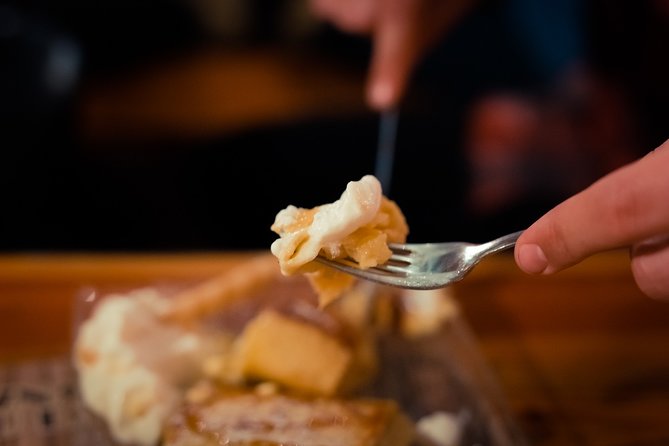 Krakow: 6-Course Full Polish Food & Vodka Tour - Starting with zurek and smoked mountain cheese