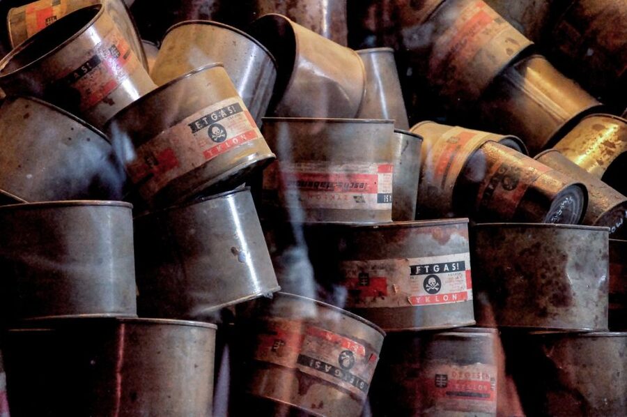 Krakow: Auschwitz-Birkenau Guided Tour Pickup/Lunch Options - Who should book this Auschwitz tour?
