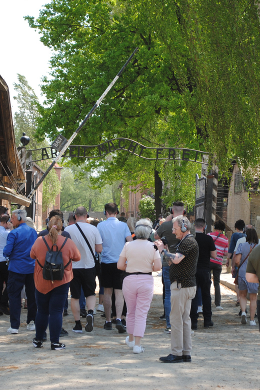 Krakow: Auschwitz-Birkenau Guided Tour with Pickup & Lunch - Key points to know before booking
