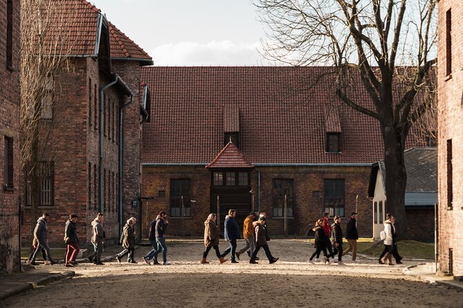 Krakow: Auschwitz-Birkenau Guided Tour with Ticket and Transfer - The Krakow departure and the ride south