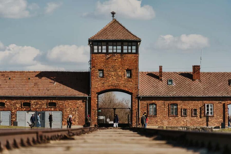 Krakow: Auschwitz-Birkenau Guided Tour with Transportation - Key points to know before booking