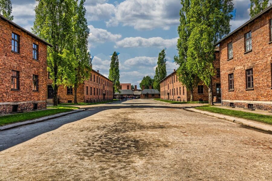 Krakow Auschwitz-Birkenau Memorial Guided Tour Meeting Point - The road from Krakow to the memorial