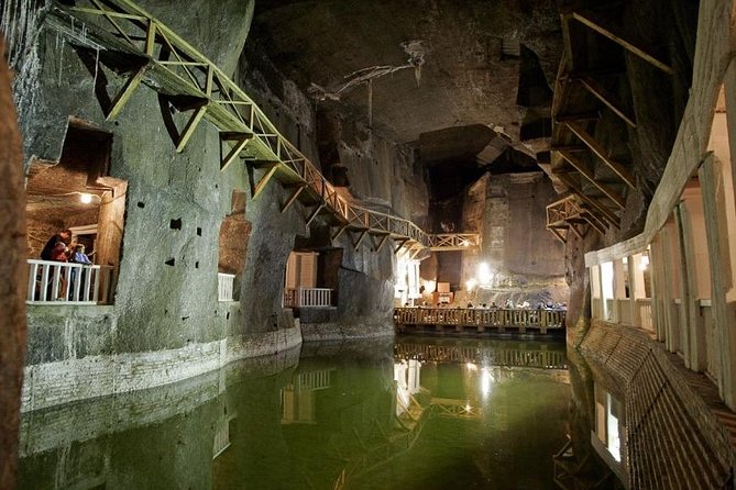 Krakow: Auschwitz-Birkenau & Salt Mine OneDay Tour (hotel pickup) - The lunch gap between the two attractions