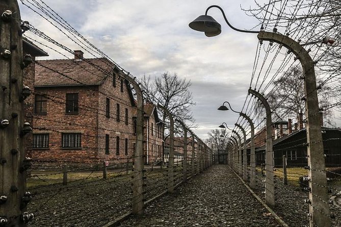 Krakow: Auschwitz-Birkenau & Salt Mine OneDay Tour (hotel pickup) - From Krakow to Oświęcim
