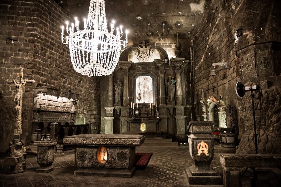 Krakow: Auschwitz-Birkenau & Wieliczka Salt Mine Day Tour - Lunch: useful, but check the option