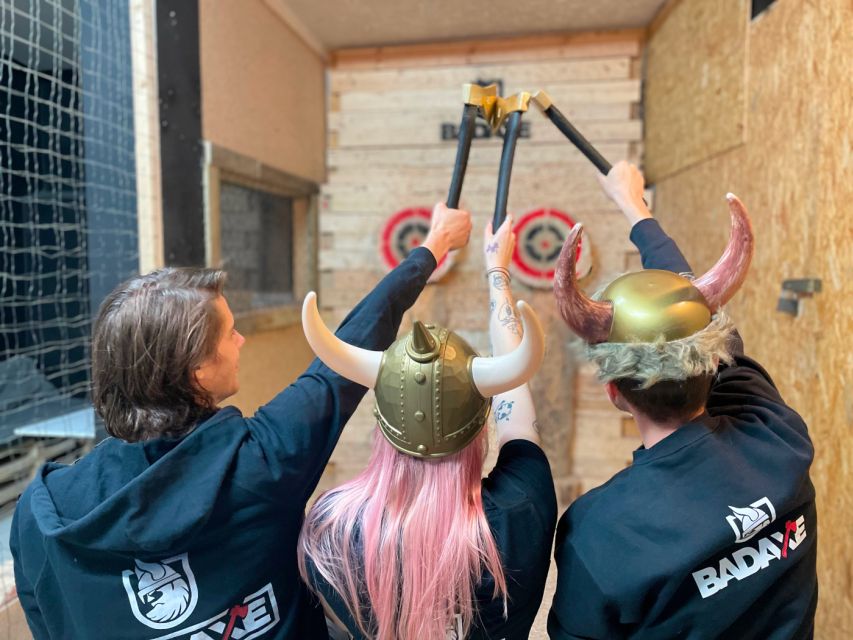 Krakow: Axe Throwing Fun - Entering the Krakow axe-throwing club