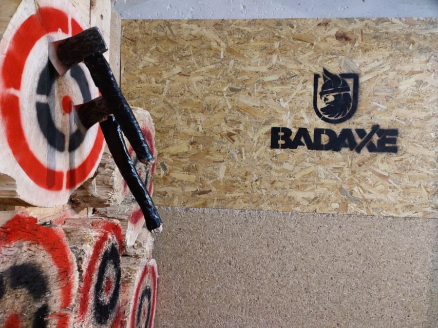 Krakow: Axe Throwing Fun - From practice to points games