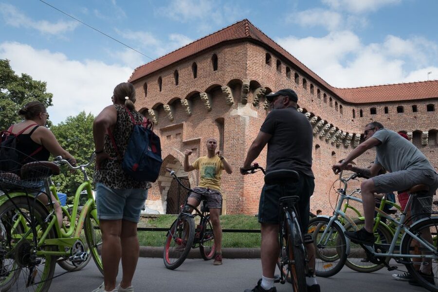 Krakow: Bike Tour of Old Town, Jewish Quarter and the Ghetto - The former ghetto and Ghetto Heroes Square