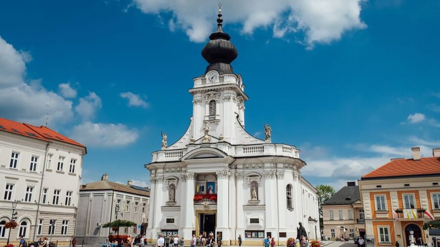 Krakow: Black Madonna of Częstochowa & Home of John Paul II - Should you book the Wadowice and Częstochowa tour?