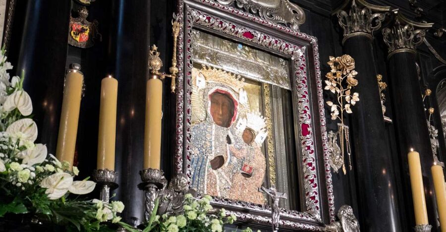Krakow: Black Madonna of Częstochowa & Home of John Paul II - Seeing the Black Madonna of Częstochowa