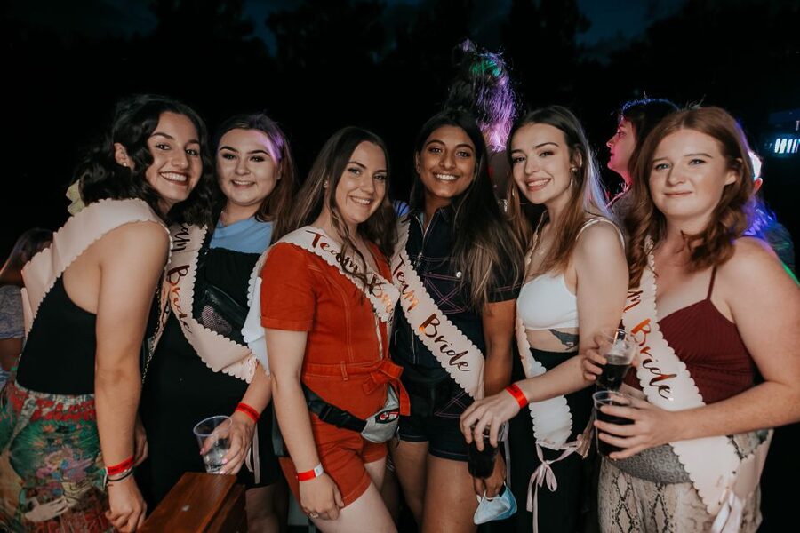 Krakow: Boat Party with Unlimited Drinks - From the river to Four Music Club