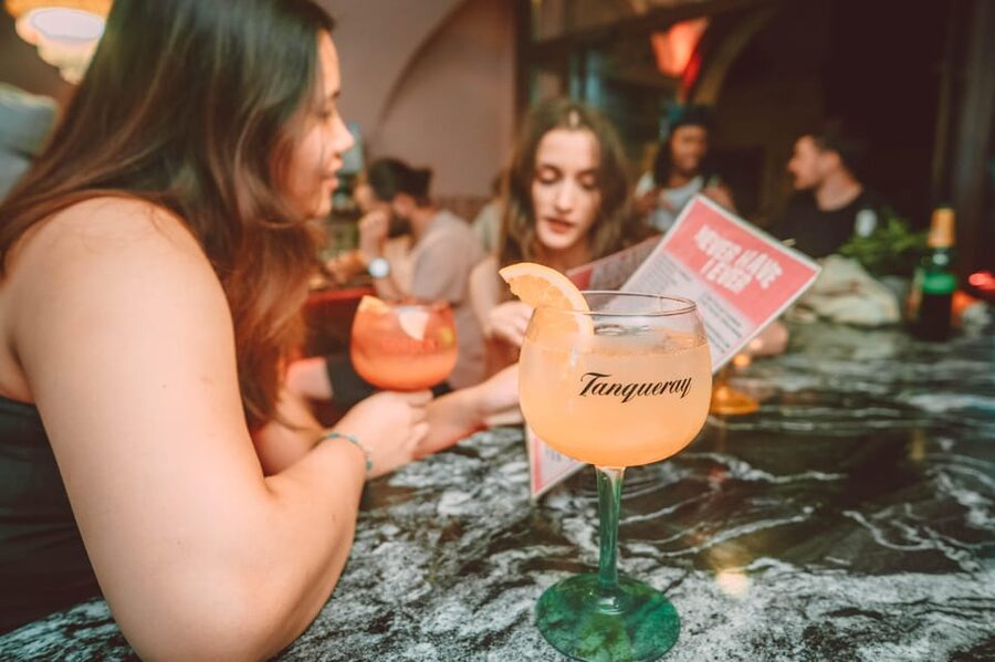 Krakow: Bottomless Brunch with 3-Course Meal and Drinks - Who should book this experience?