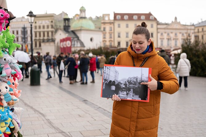 Krakow Christmas Market Immersive Tour - Locally produced goods and the final chocolate stop