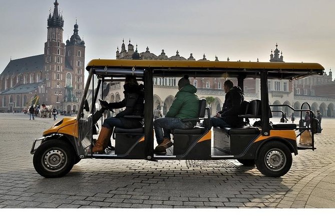Krakow City Sightseeing by Electric Car - How the audio and driver-led format work