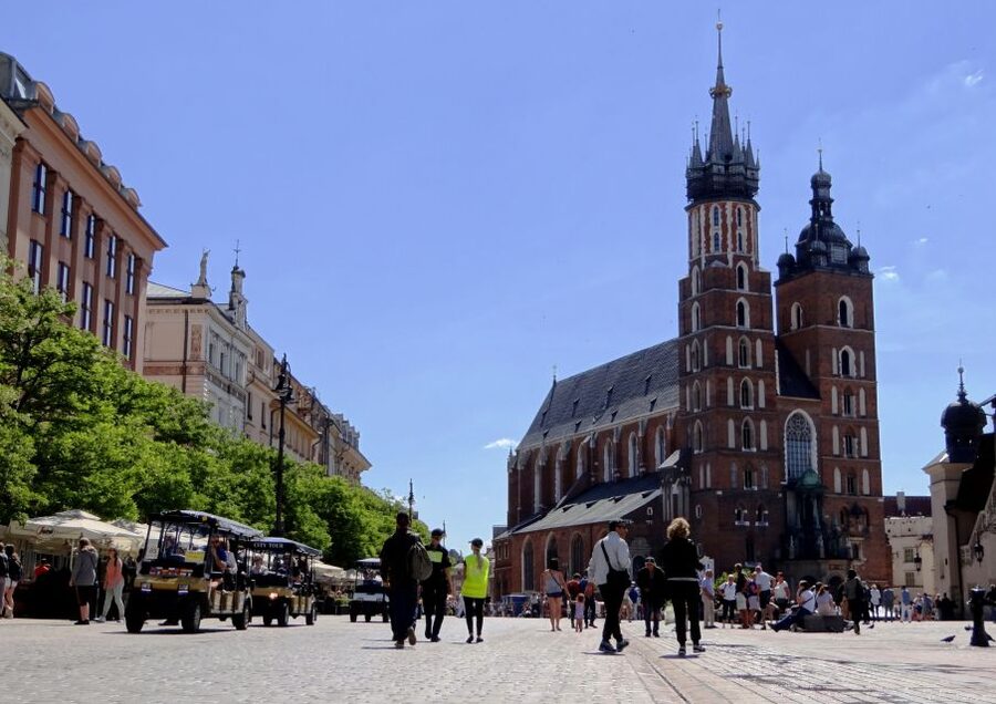 Krakow: City Tour by Electric Golf Cart - Who should take this tour?