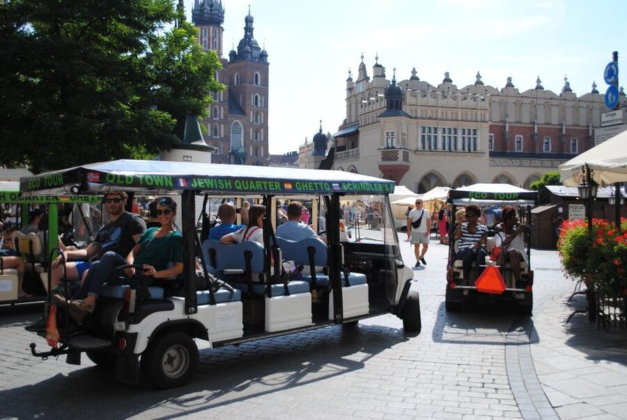 Krakow: City Tour by Golf Cart - Crossing into Podgórze and the former ghetto district