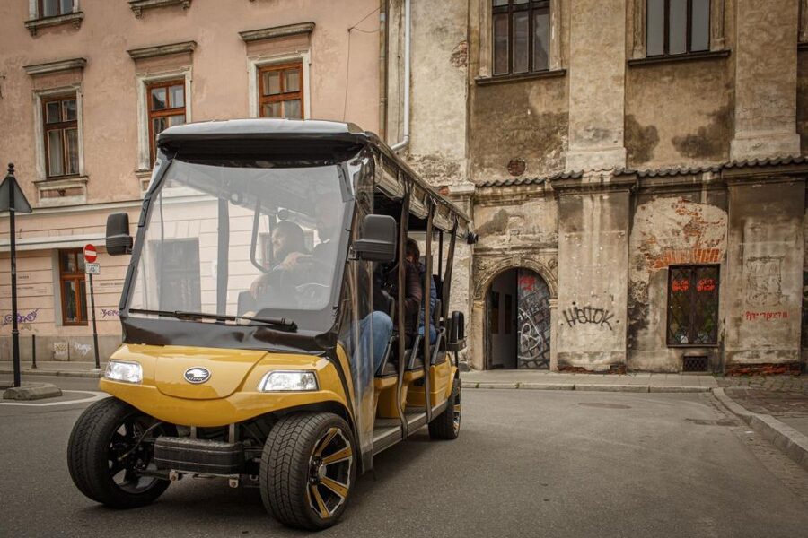 Krakow: City Tour Golf Cart & Schindler's Factory Guide Tour - Wawel Castle from the golf cart