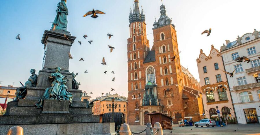 Krakow: City Walking Tours - Two Krakow walks, one practical choice