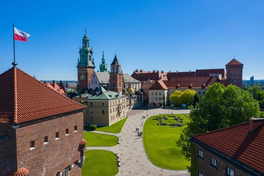 Krakow: Electric Car Sightseeing Tour - Kazimierz brings a different Krakow