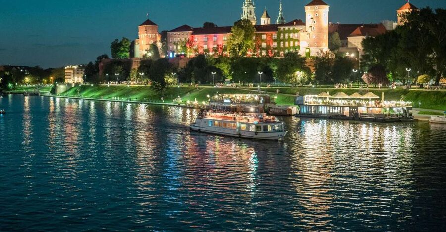 Krakow: Evening Cruise with a Glass of Wine - Starting beside Wawel Castle