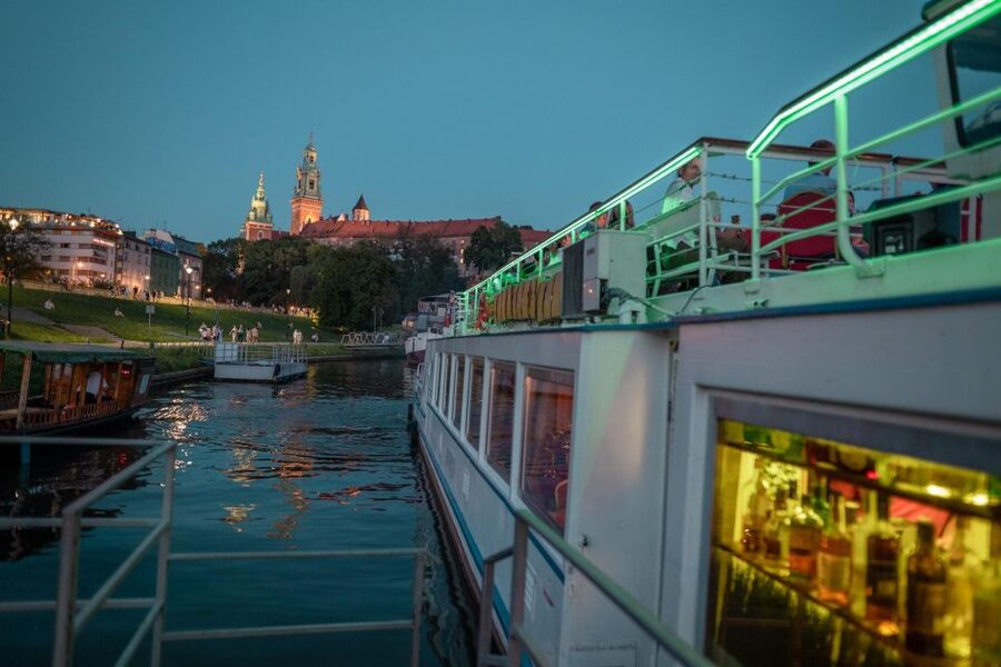 Krakow: Evening Cruise with a Glass of Wine - Commentary, music, and what you will actually learn
