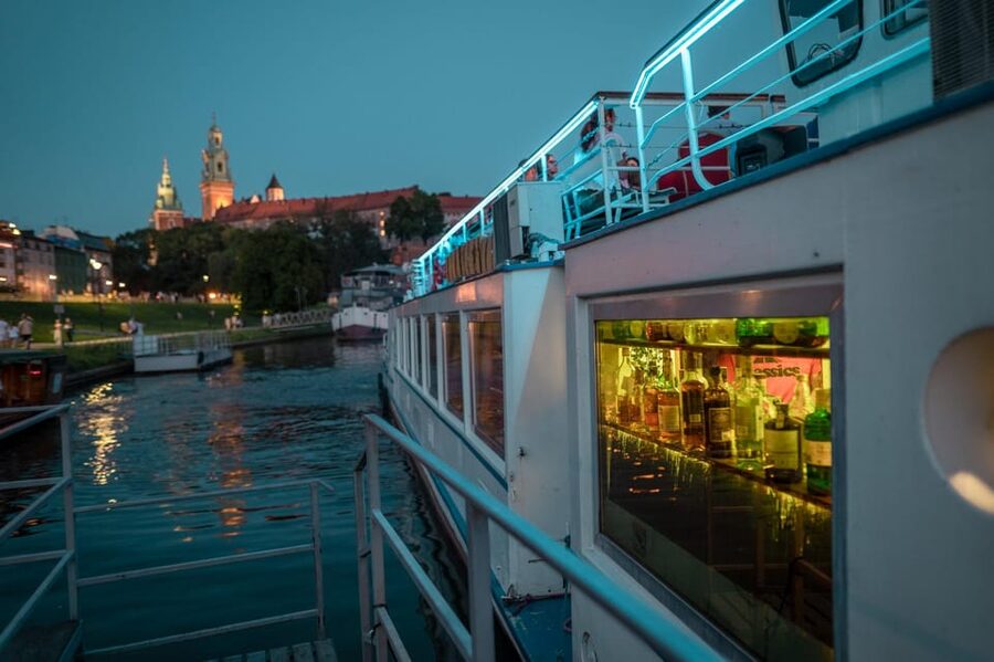 Kraków: Evening or Night River Cruise - Starting beneath Wawel Castle