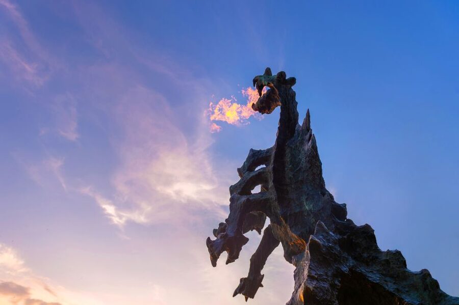 Krakow: Evening Walking Tour with Spooky Stories - Meeting at Hotel Polski and getting started